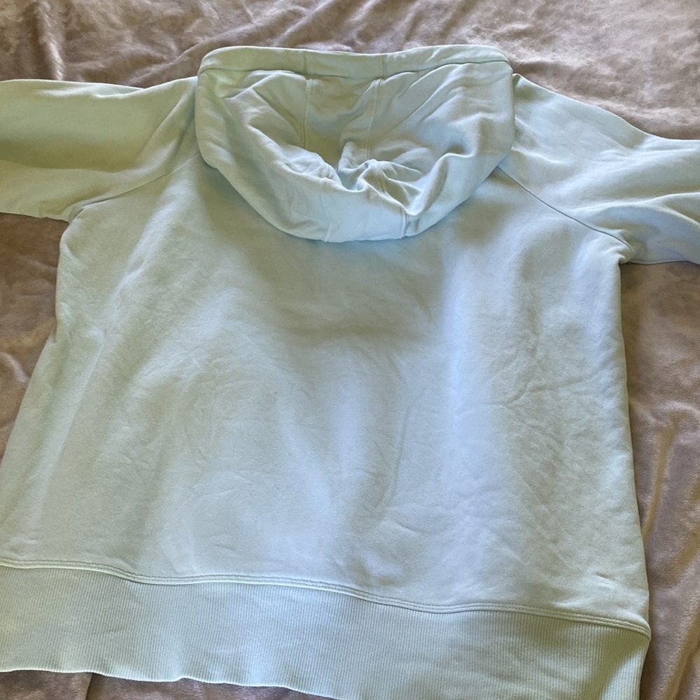 size medium - Picture 2 of 2